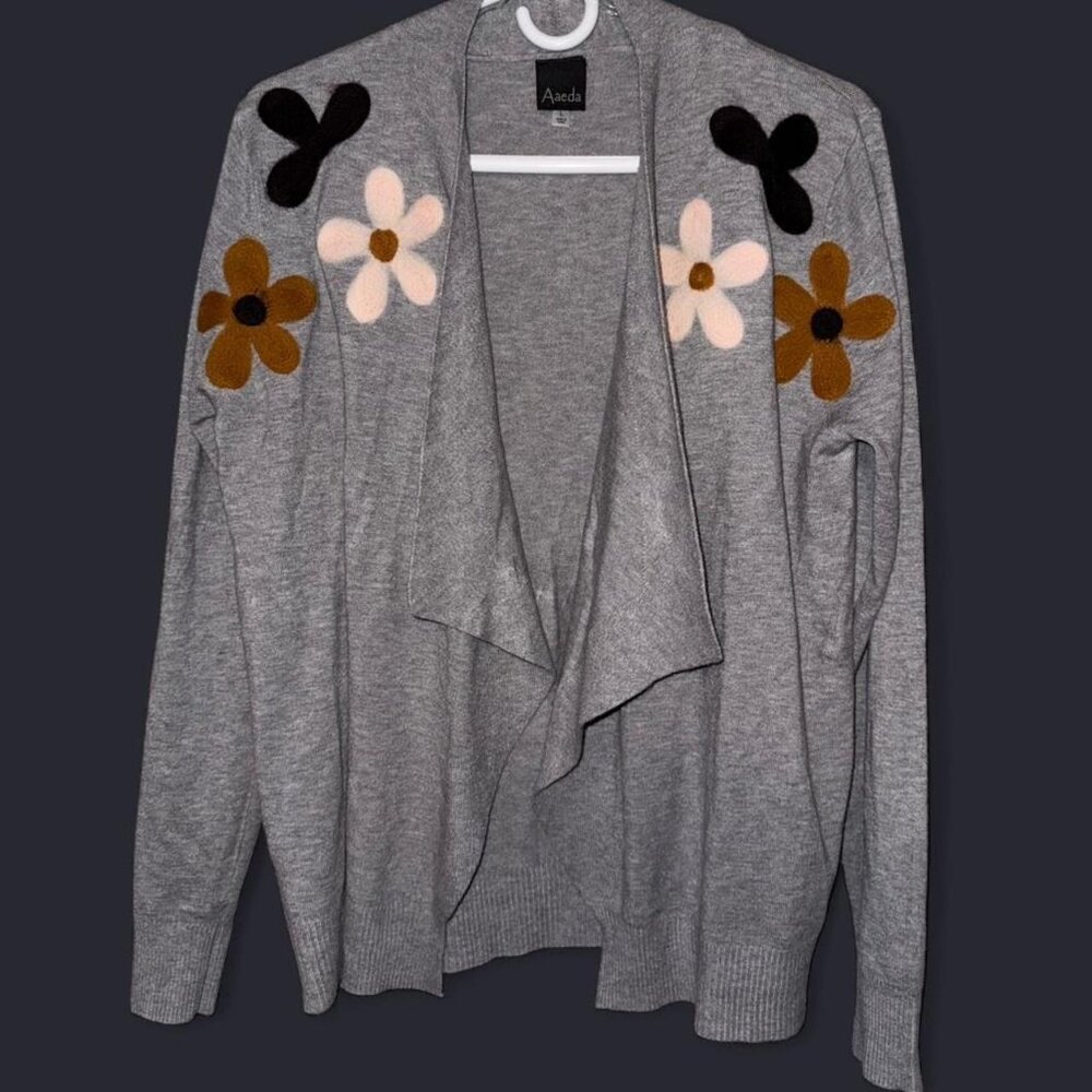 Aaeda By Anthropologie Size Large Grey Embroidered Floral Soft Open Cardigan